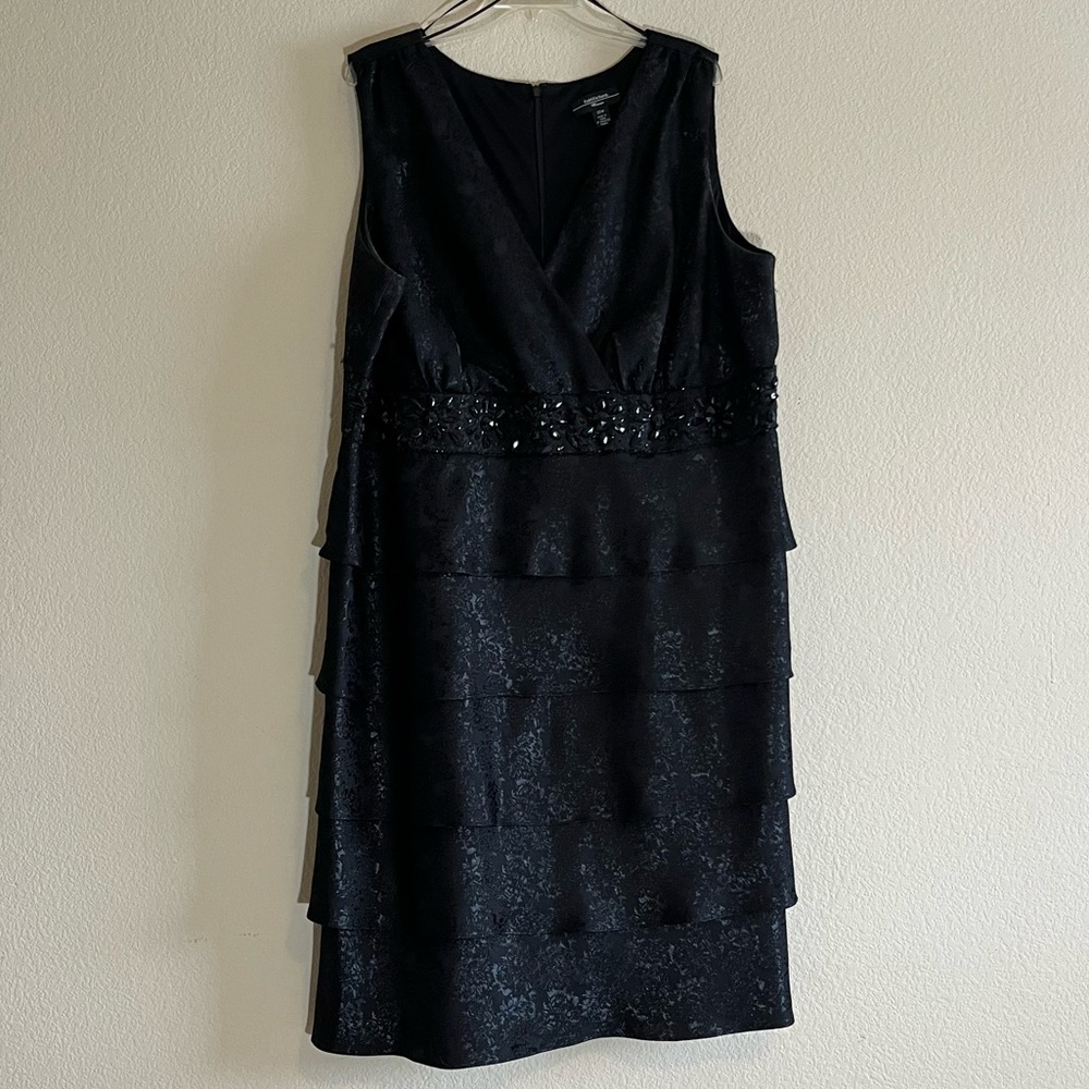 R&M Richards Black Dress Size 22W Gemstones on Front, Zipper on Back